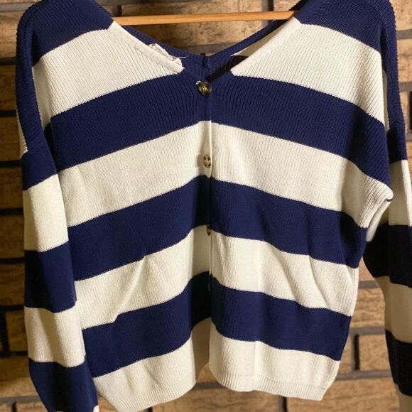 Pink republic blue and white sweater‎ - Picture 5 of 6